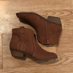 Ankle boots